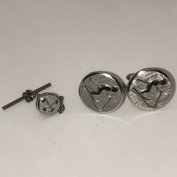 Vtg Swank Cufflinks & Tie Tack Pin Ski Skiing  & Ski Poles Theme Silver Tone - Picture 2 of 7
